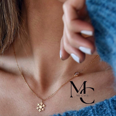 قلادة ندفة الثلج الهندسية