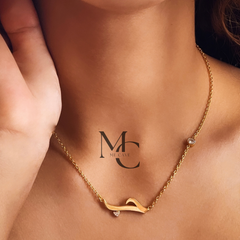 قلادة الحب الذهبية