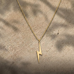 قلادة صاعقة